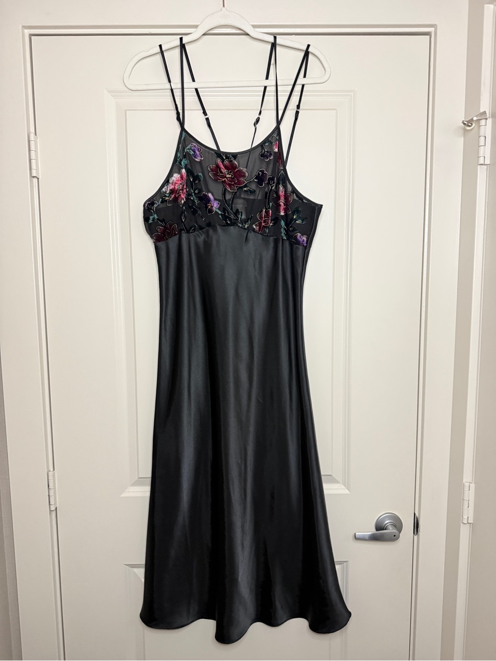 VTG Secret Treasures Satin Night Gown Sz L Lingerie Jacquard Velvet Floral Black